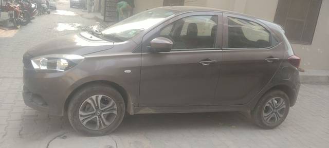 https://images10.gaadi.com/usedcar_image/3693681/original/22__VCC_IMG_1700627731568_1822401_95_1700628271.jpg?imwidth=6401