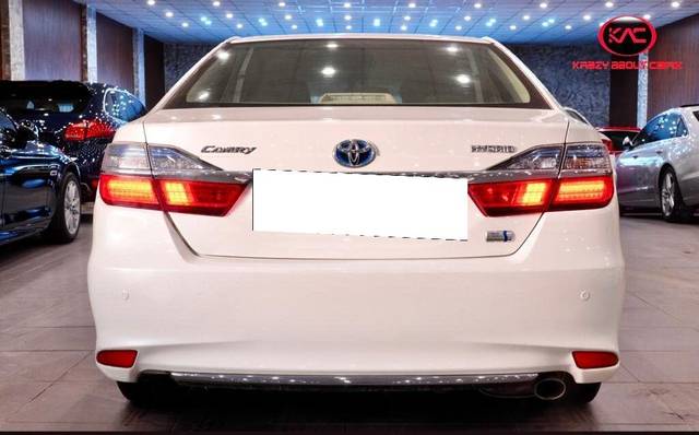 https://images10.gaadi.com/usedcar_image/3693698/original/processed_img2924197__used_car_2924197_1701239955.jpg?imwidth=6401