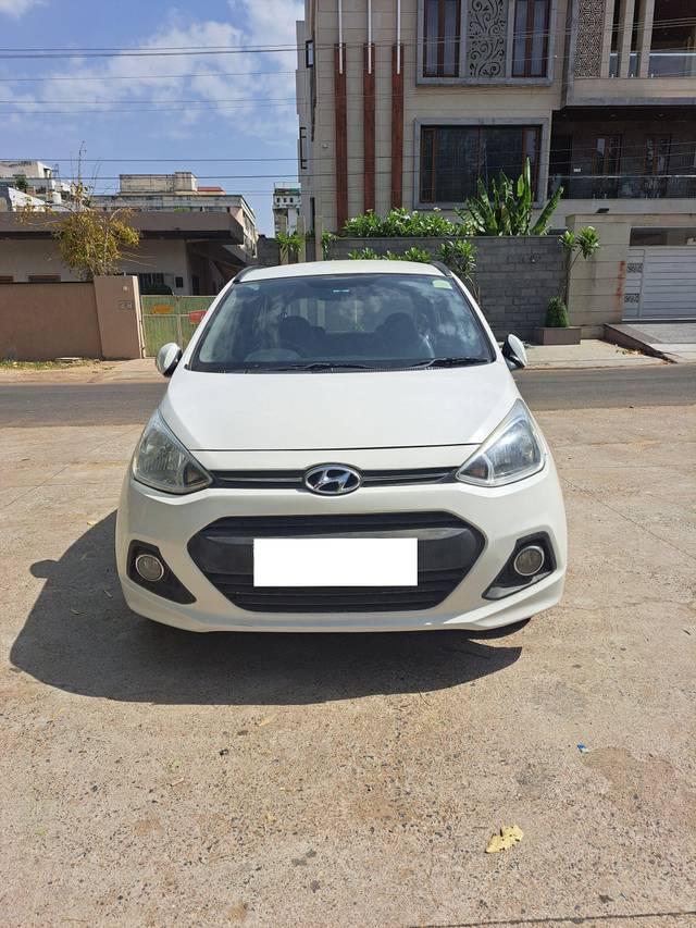 https://images10.gaadi.com/usedcar_image/3693756/original/processed_img2924230__used_car_2924230_1701241632.jpg?imwidth=6401