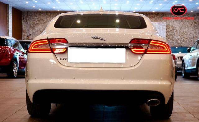 https://images10.gaadi.com/usedcar_image/3693758/original/processed_img2924231__used_car_2924231_1701241692.jpg?imwidth=6402