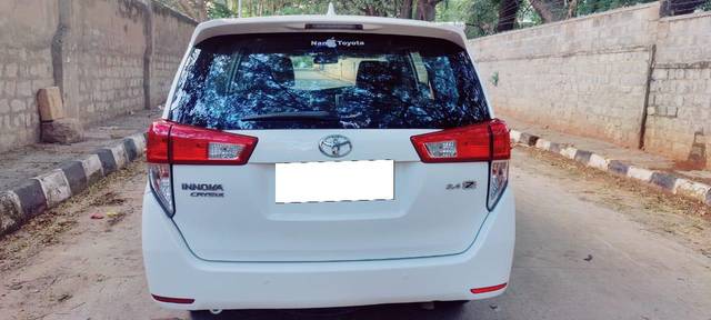 https://images10.gaadi.com/usedcar_image/3693761/original/processed_img2924234__used_car_2924234_1701241784.jpg?imwidth=6401