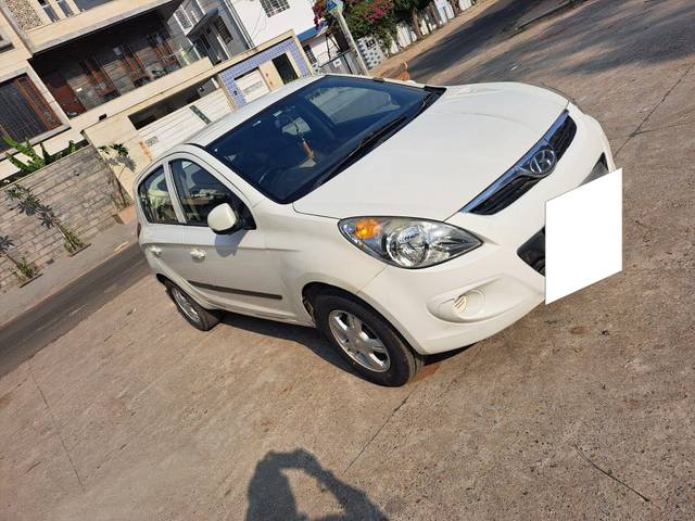 https://images10.gaadi.com/usedcar_image/3693763/original/processed_img2924236__used_car_2924236_1701241936.jpg?imwidth=6400