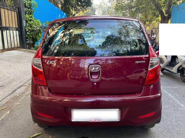 https://images10.gaadi.com/usedcar_image/3693777/original/processed_img2924243__usedcar_12_6241701242145_1701242168.jpg?imwidth=6402