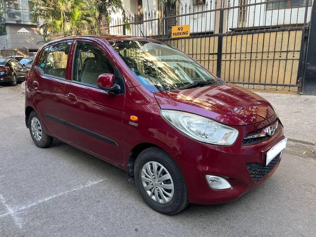 https://images10.gaadi.com/usedcar_image/3693777/original/processed_img2924243__usedcar_2_6241701242145_1701242165.jpg?imwidth=6400