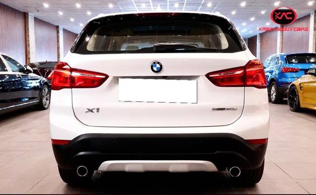 https://images10.gaadi.com/usedcar_image/3693800/original/processed_img2924253__used_car_2924253_1701243058.jpg?imwidth=6402