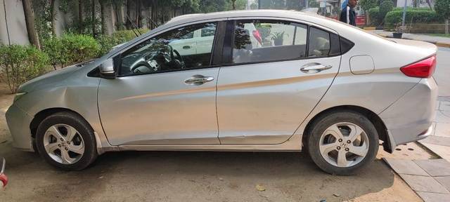 https://images10.gaadi.com/usedcar_image/3693817/original/22__VCC_IMG_1700633823686_1822428_95_1700633923.jpg?imwidth=6401