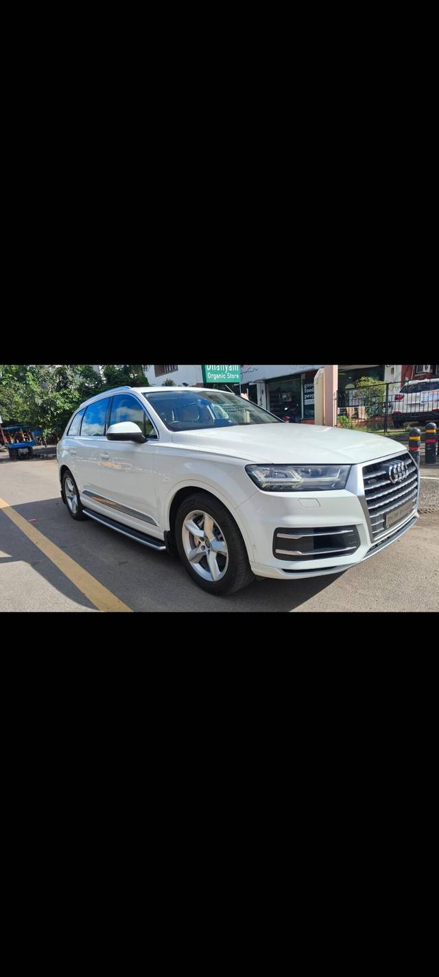 https://images10.gaadi.com/usedcar_image/3693849/original/img2924291__used_car_2924291_1701243686.jpg?imwidth=6401