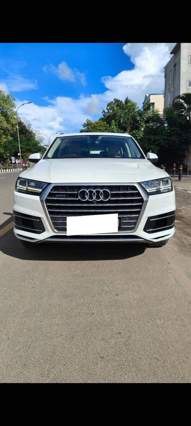 https://images10.gaadi.com/usedcar_image/3693849/original/processed_img2924291__used_car_2924291_1701243682.jpg?imwidth=6400