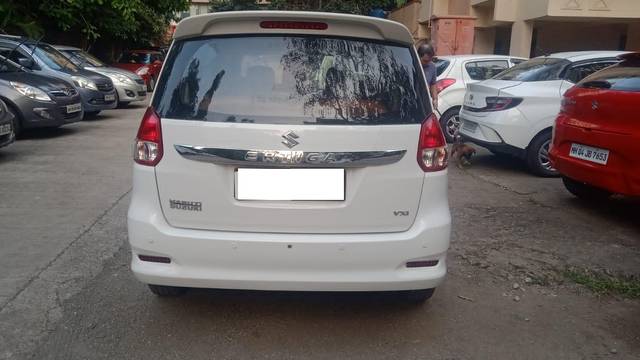 https://images10.gaadi.com/usedcar_image/3693858/original/processed_img2924297__used_car_2924297_1701243769.jpg?imwidth=6401
