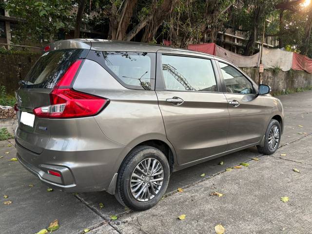 https://images10.gaadi.com/usedcar_image/3693865/original/img2924302__usedcar_6_6241701243751_1701243769.jpg?imwidth=6402