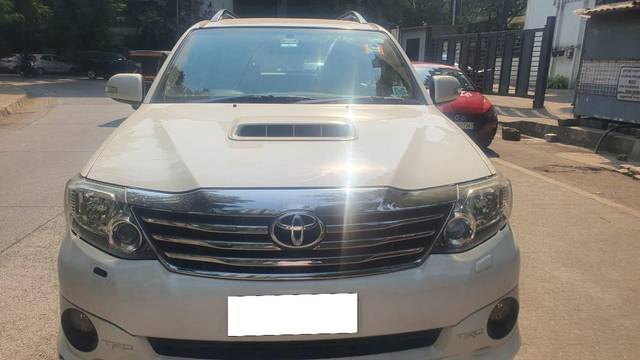 https://images10.gaadi.com/usedcar_image/3693867/original/processed_img2924304__used_car_2924304_1701243979.jpg?imwidth=6400