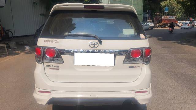 https://images10.gaadi.com/usedcar_image/3693867/original/processed_img2924304__used_car_2924304_1701243989.jpg?imwidth=6402