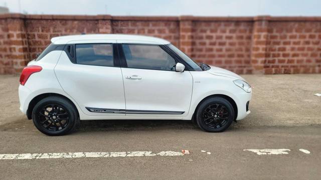 https://images10.gaadi.com/usedcar_image/3693874/original/processed_img2924308__used_car_2924308_1701254540.jpg?imwidth=6401