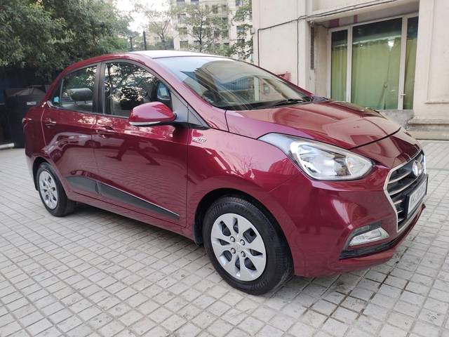 https://images10.gaadi.com/usedcar_image/3693880/original/processed_img2924314__used_car_2924314_1701245895.jpg?imwidth=6400