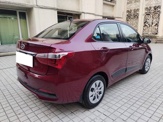 https://images10.gaadi.com/usedcar_image/3693880/original/processed_img2924314__used_car_2924314_1701245896.jpg?imwidth=6402