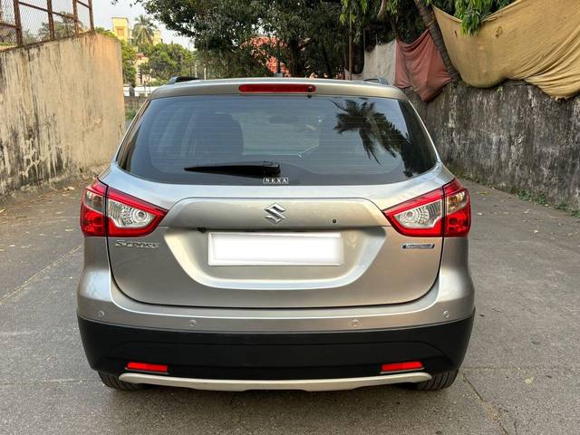 https://images10.gaadi.com/usedcar_image/3693893/original/processed_img2924321__usedcar_11_6241701244435_1701244454.jpg?imwidth=6402
