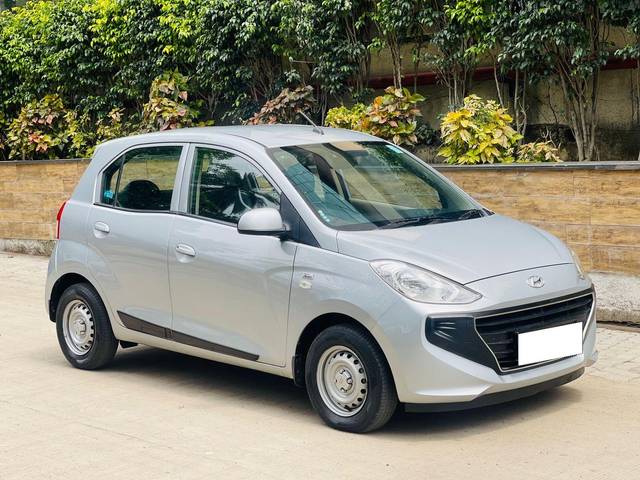 https://images10.gaadi.com/usedcar_image/3693934/original/processed_img2924341__used_car_2924341_1701245604.jpg?imwidth=6400