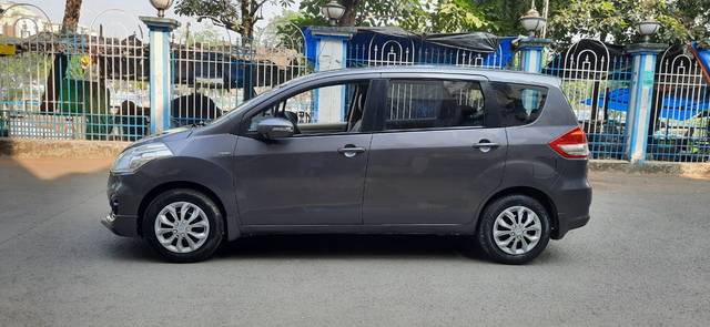 https://images10.gaadi.com/usedcar_image/3693940/original/img2924346__used_car_2924346_1701245921.jpg?imwidth=6402