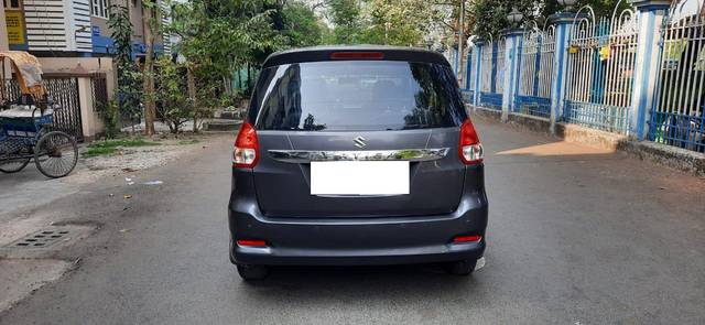 https://images10.gaadi.com/usedcar_image/3693940/original/processed_img2924346__used_car_2924346_1701245927.jpg?imwidth=6401