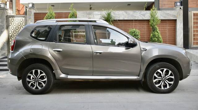 https://images10.gaadi.com/usedcar_image/3693986/original/processed_img2924376__used_car_2924376_1701247092.jpg?imwidth=6401