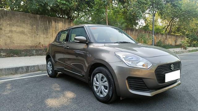 https://images10.gaadi.com/usedcar_image/3693992/original/processed_img2924379__used_car_2924379_1701247170.jpg?imwidth=6400