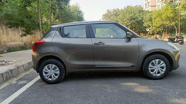 https://images10.gaadi.com/usedcar_image/3693992/original/processed_img2924379__used_car_2924379_1701247192.jpg?imwidth=6401