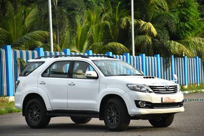 Toyota Fortuner 2.8 2WD AT BSIV Toyota Fortuner 2.8 2WD AT BSIV