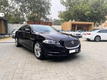 Jaguar XJ 3.0L Portfolio Jaguar XJ 3.0L Portfolio