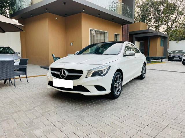 https://images10.gaadi.com/usedcar_image/3694035/original/processed_img2924405__usedcar_1_20__2924405_1702974363.jpeg?imwidth=6402