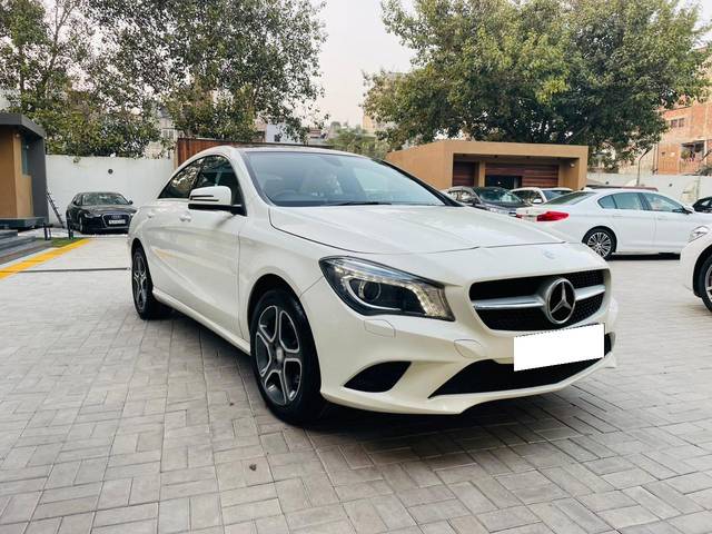 https://images10.gaadi.com/usedcar_image/3694035/original/processed_img2924405__usedcar_1_21__2924405_1702974362.jpeg?imwidth=6400
