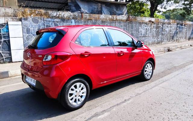 https://images10.gaadi.com/usedcar_image/3694037/original/processed_img2924406__used_car_2924406_1701248841.jpg?imwidth=6402