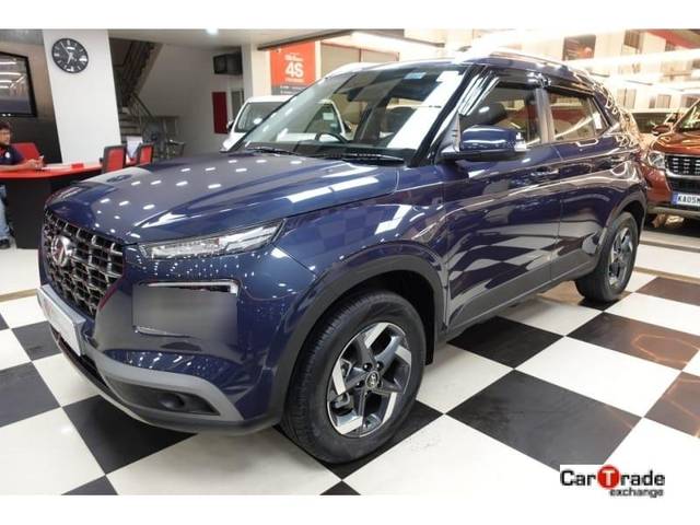 https://images10.gaadi.com/usedcar_image/3694038/original/processed_img2924407__used_car_2924407_1701248756.jpg?imwidth=6400