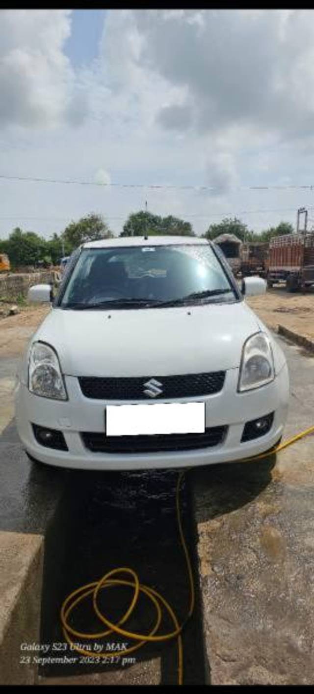 https://images10.gaadi.com/usedcar_image/3694050/original/processed_636a12a2-b697-45f0-a206-d6903768a432.jpg?imwidth=6401