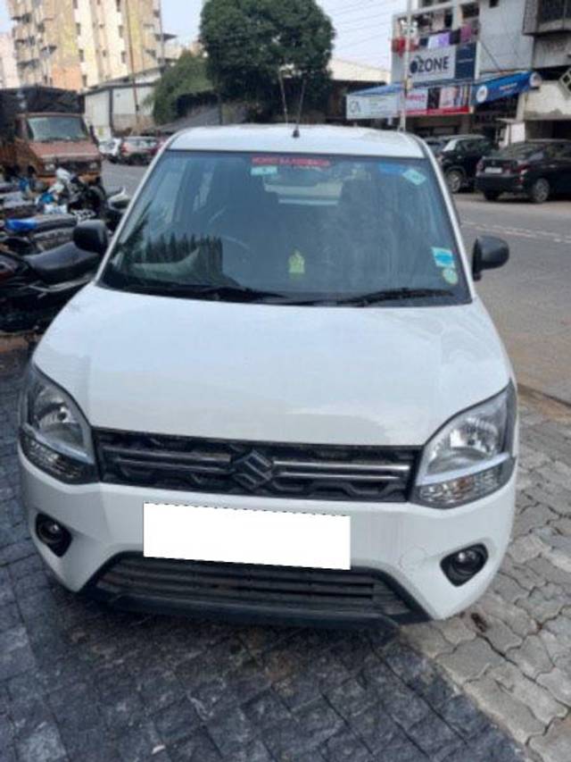 https://images10.gaadi.com/usedcar_image/3694051/original/processed_7f7bdfe9-e9cd-47a3-8fee-0b4a43b1f188.jpeg?imwidth=6400