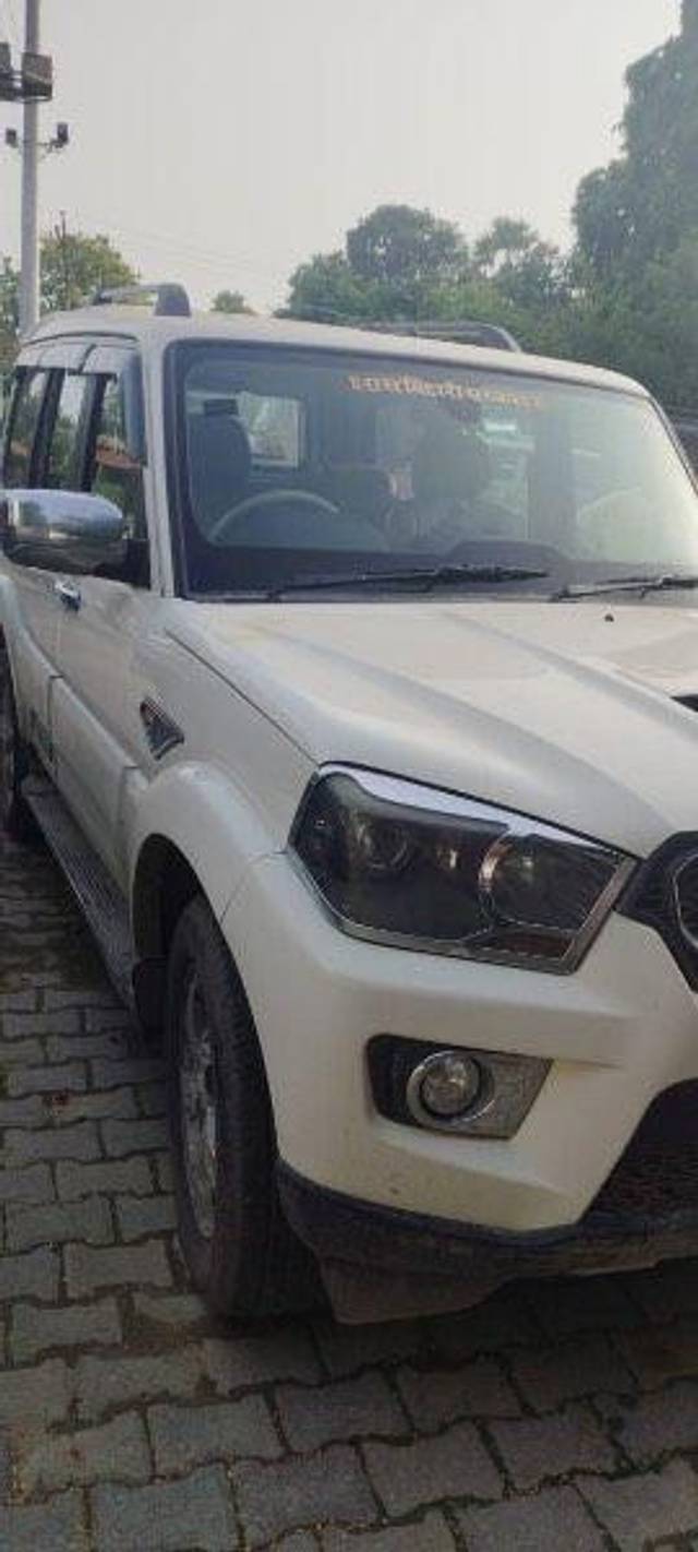 https://images10.gaadi.com/usedcar_image/3694064/original/processed_9b225a7c-4e64-4870-b642-b6ebae03e80c.jpeg?imwidth=6400