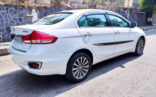 https://images10.gaadi.com/usedcar_image/3694071/original/img2924426__used_car_2924426_1701249633.jpg?imwidth=6402