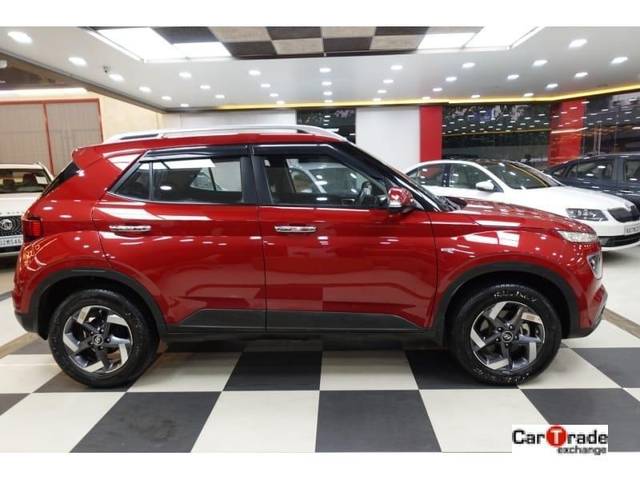 https://images10.gaadi.com/usedcar_image/3694118/original/processed_processed_img2924457__used_car_2924457_1701250535.jpg?imwidth=6401