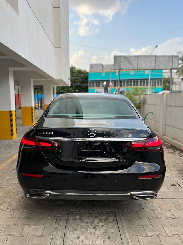 https://images10.gaadi.com/usedcar_image/3694127/original/processed_img2924463__used_car_2924463_1701250775.jpg?imwidth=6402