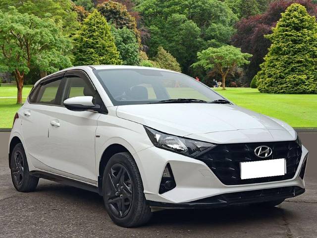 https://images10.gaadi.com/usedcar_image/3694135/original/processed_img2924468__used_car_2924468_1701250957.jpg?imwidth=6400