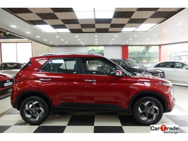 https://images10.gaadi.com/usedcar_image/3694141/original/processed_img2924471__used_car_2924471_1701251067.jpg?imwidth=6401