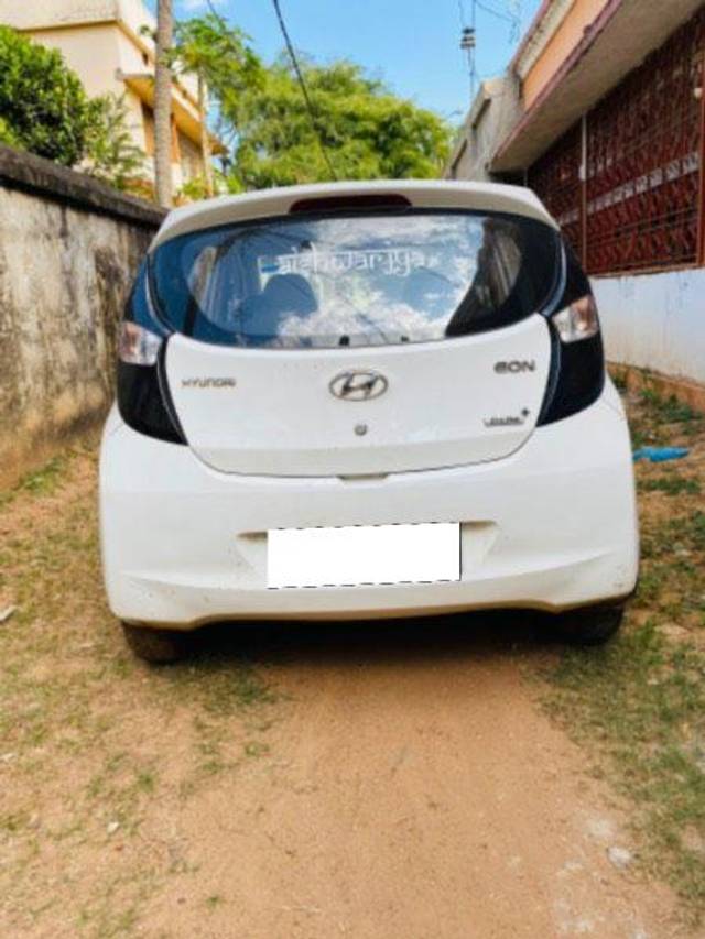 https://images10.gaadi.com/usedcar_image/3694142/original/processed_8314bc00-47b8-49c2-b057-22bafc738513.jpeg?imwidth=6402