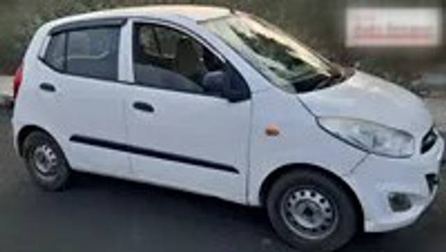 https://images10.gaadi.com/usedcar_image/3694163/original/img3694163__replace_img_65670d1ea3afe_1701252382.png?imwidth=6400