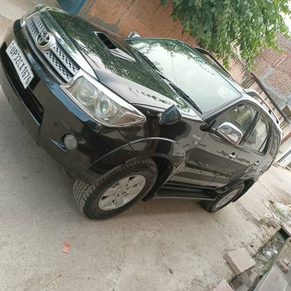 Toyota Fortuner 3.0 Diesel Toyota Fortuner 3.0 Diesel