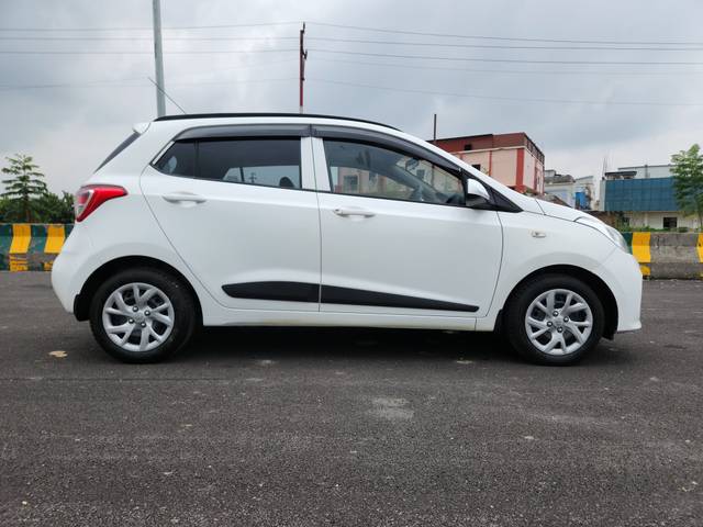 https://images10.gaadi.com/usedcar_image/3694177/original/img2924490__used_car_2924490_1701252716.jpg?imwidth=6401