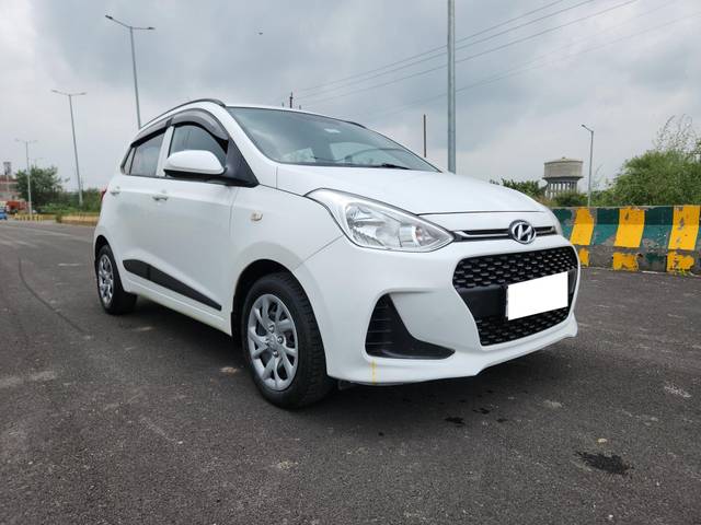 https://images10.gaadi.com/usedcar_image/3694177/original/processed_img2924490__used_car_2924490_1701252727.jpg?imwidth=6400