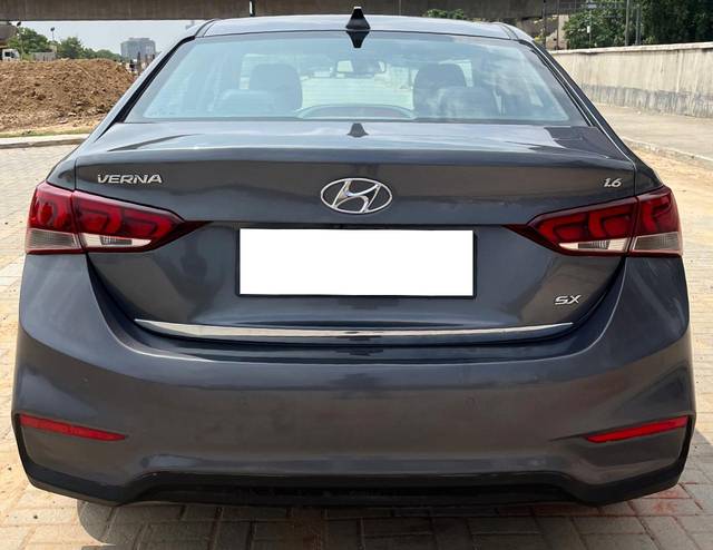 https://images10.gaadi.com/usedcar_image/3694186/original/processed_img2924495__usedcar_17_11461701251786_1701251808.jpg?imwidth=6402