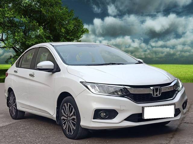 https://images10.gaadi.com/usedcar_image/3694196/original/processed_img2924503__used_car_2924503_1701253611.jpg?imwidth=6401