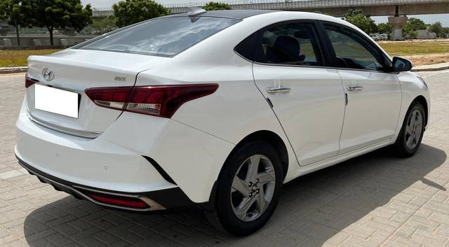 https://images10.gaadi.com/usedcar_image/3694198/original/processed_img2924505__usedcar_16_11461701253451_1701253470.jpg?imwidth=6402