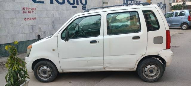 https://images10.gaadi.com/usedcar_image/3694201/original/22__VCC_IMG_1700645120471_1822623_95_1700645223.jpg?imwidth=6402
