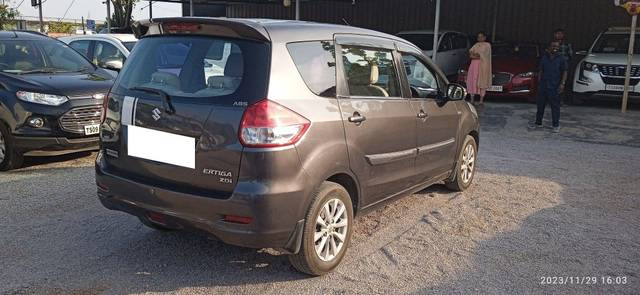 https://images10.gaadi.com/usedcar_image/3694249/original/processed_img2924547__used_car_2924547_1701255036.jpg?imwidth=6402